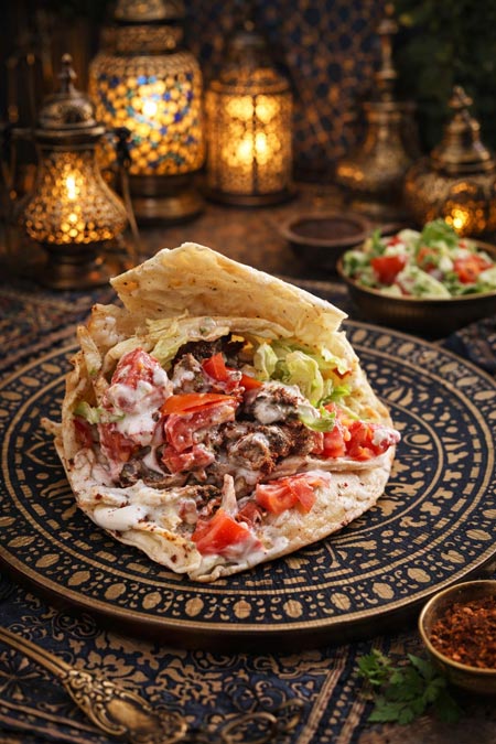 USRA Shawarma Pirque: la historia de Marcela Smok y el rincón árabe que está revolucionando la gastronomía en la comuna. Recomiendo Pirque, Travel, Nat Geo, Sernatur.