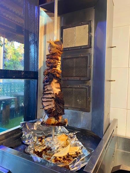 USRA Shawarma Pirque: la historia de Marcela Smok y el rincón árabe que está revolucionando la gastronomía en la comuna. Recomiendo Pirque, Travel, Nat Geo, Sernatur.