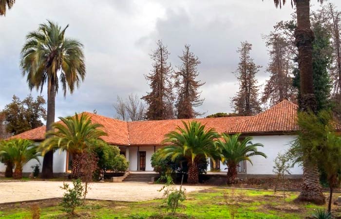 Tres talleres prácticos, dos exposiciones y una feria de artesanos serán parte de los atractivos del Centro de Extensión de la UC en Pirque. Las actividades están abiertas para todos los visitantes, que podrán inscribirse en los talleres de manera gratuita. Recomiendo Pirque, Travel, Chile.